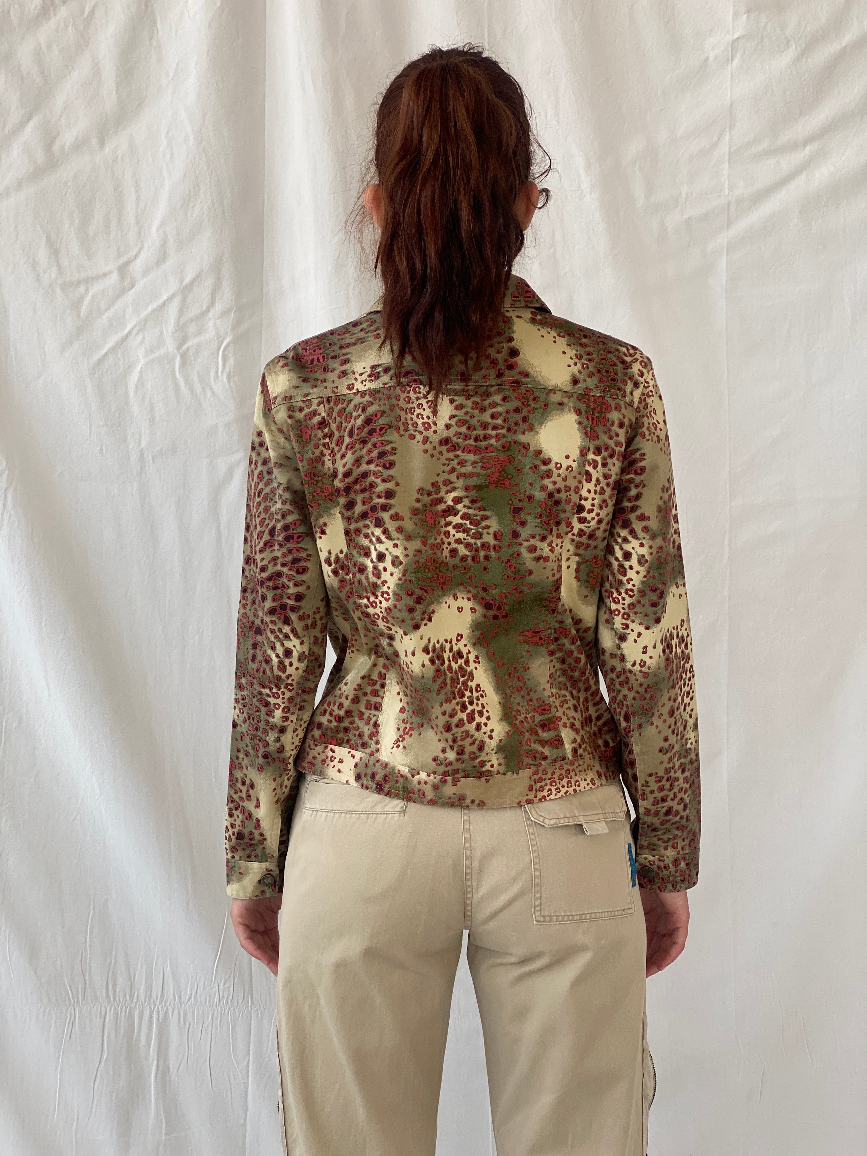 جاكيت من القطن الخفيف بطبعة حيوانية باللونين البيج والأحمر من مجموعة Vintage August Silk Logic - مقاس M