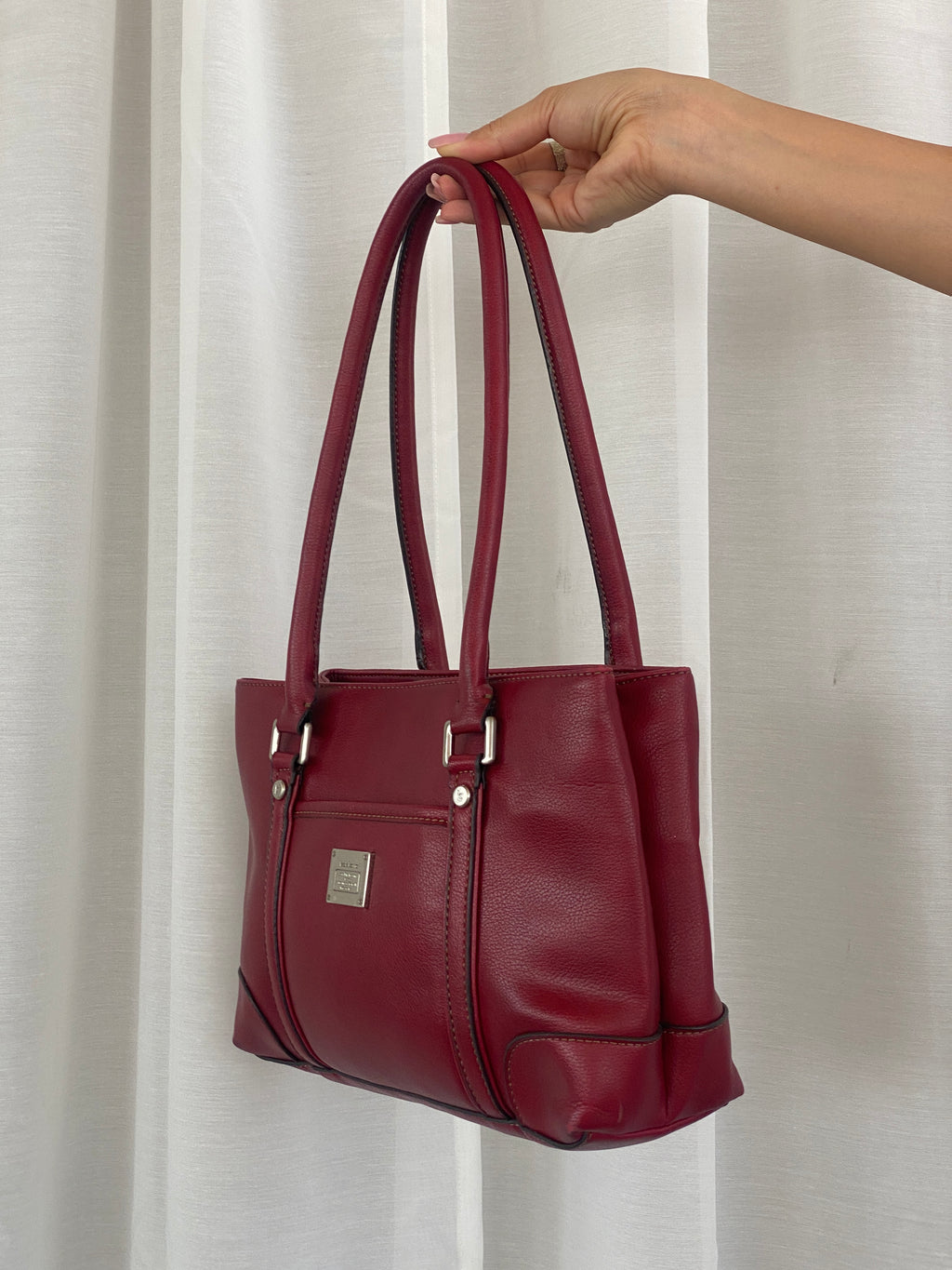 Gorgeous Liz Claiborne Purse Women’s Red Shoulder Bag