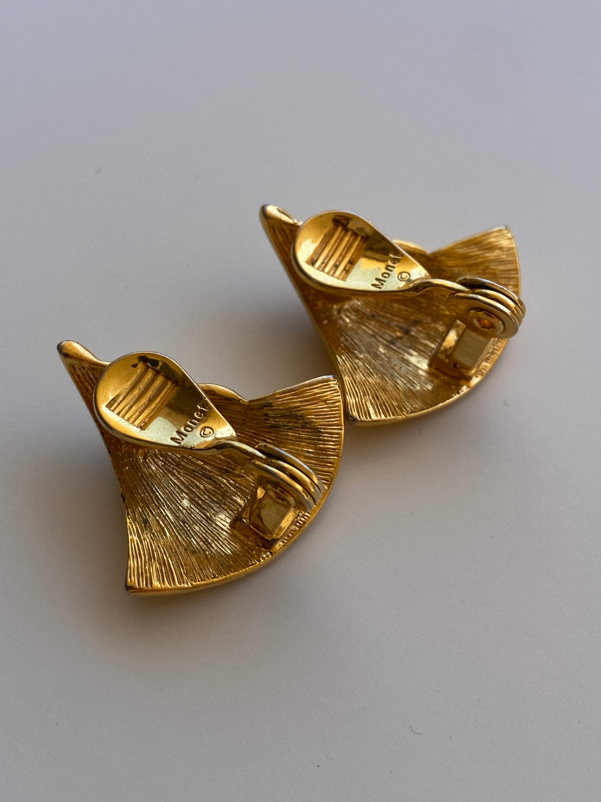 Vintage Monet Gold-Tone Sculptural Clip-On Earrings Vintage Monet Gold-Tone Sculptural Clip-On Earrings