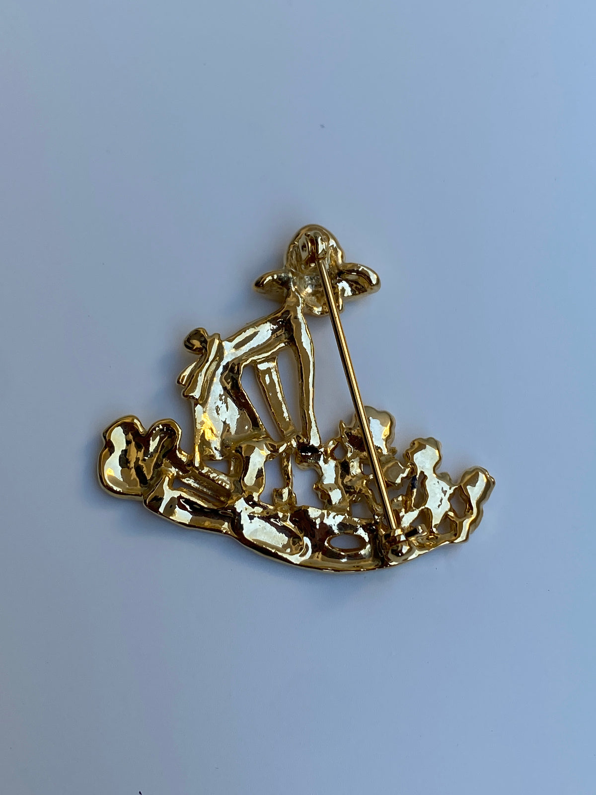 Vintage White Stag Gold-Tone Gardener Rhinestone Brooch Figural Floral Pin Vintage White Stag Gold-Tone Gardener Rhinestone Brooch Figural Floral Pin
