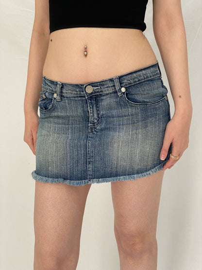 Y2K Rock & Republic Victoria Beckham Low Rise Denim Mini Skirt with Embroidered Crown - M