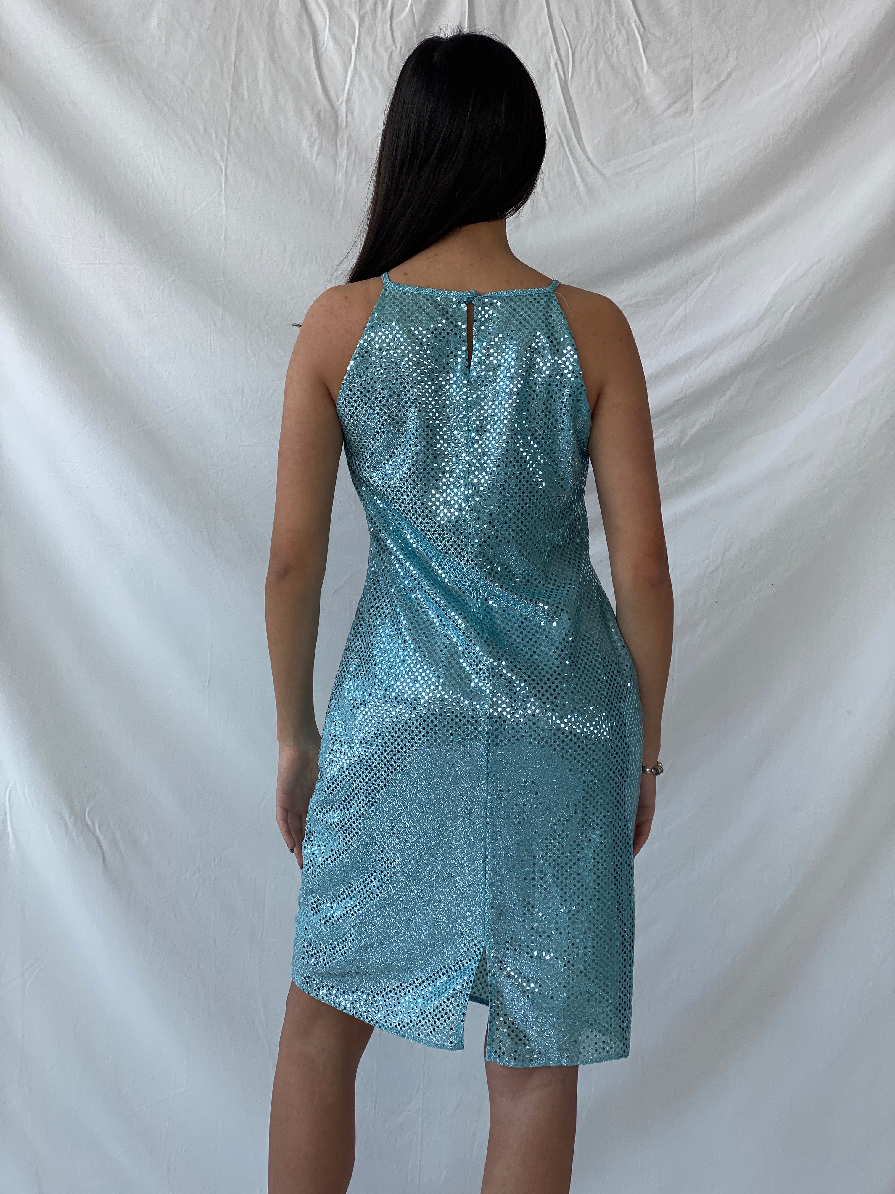 فستان يسيكا المعدني المزين بالترتر بتصميم حرف A من Y2K - مقاس متوسط