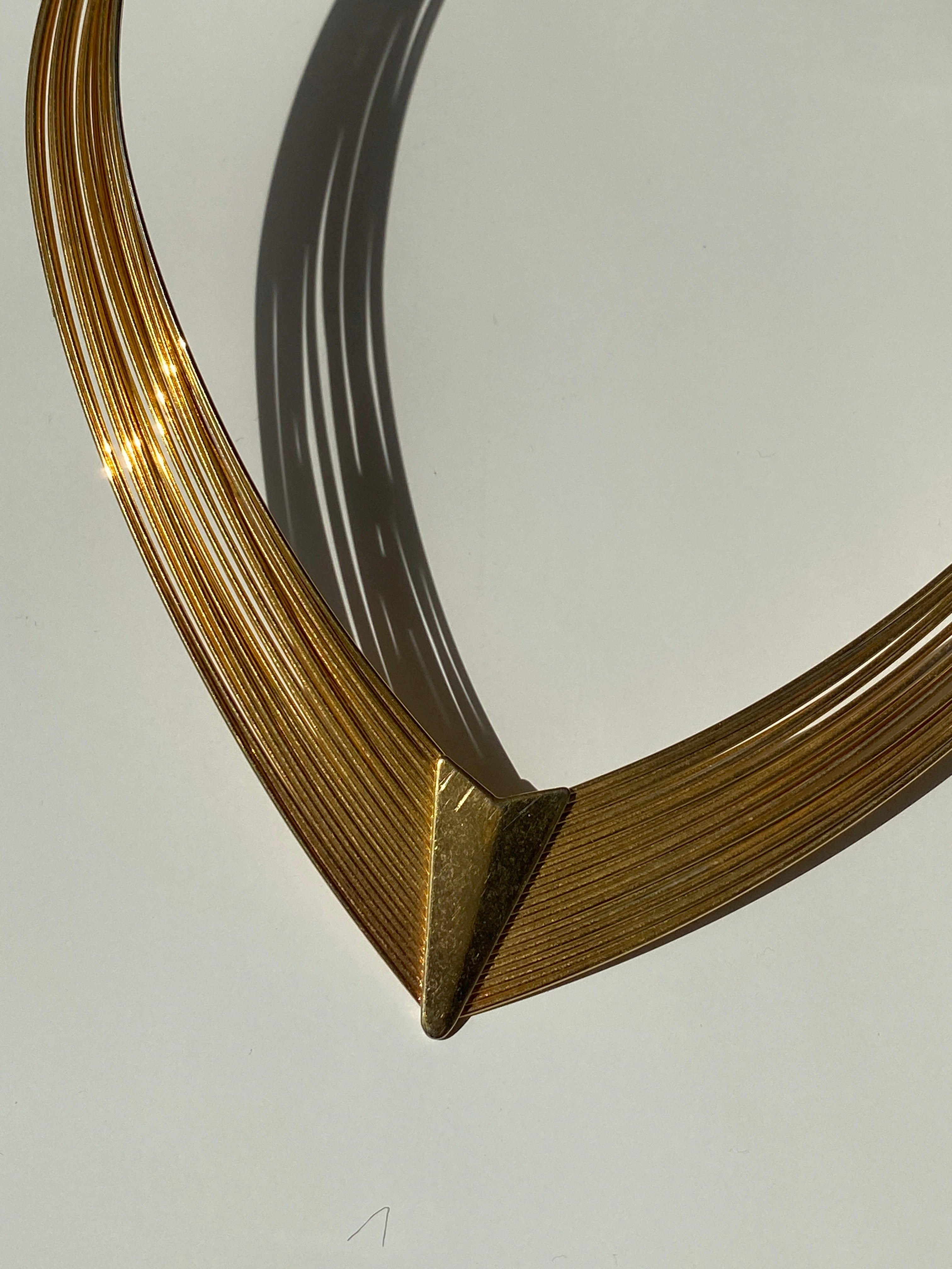 Vintage Multi-Strand Wire Metal V-Shaped Gold Chocker Necklace