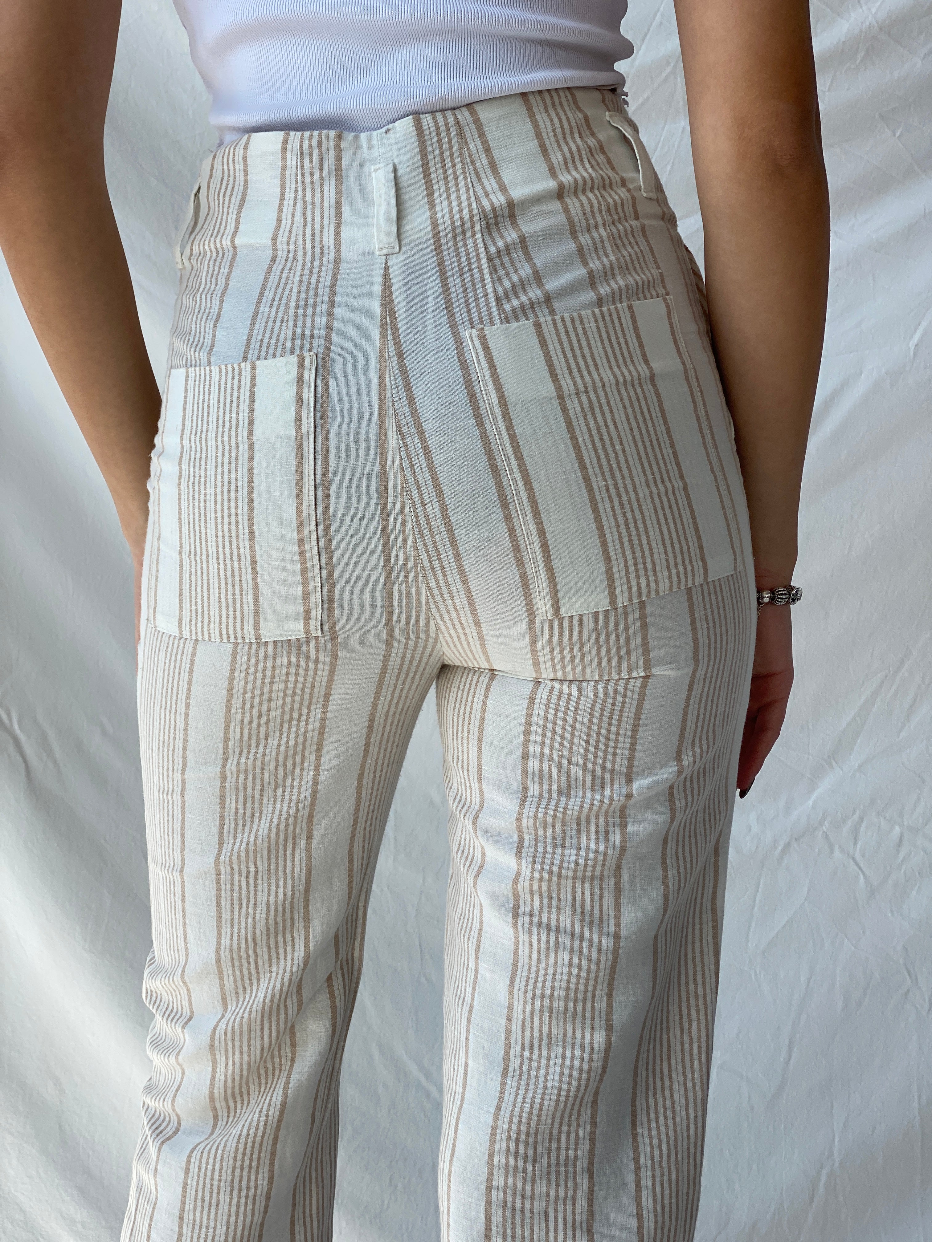 بنطال كابري صيفي مخطط من مزيج الكتان الأبيض والبيج من مارك كاين - مقاس صغير