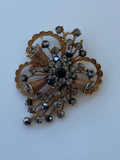 Elegant Vintage Art Deco Gold Toned Brooch With Black Rhinestones