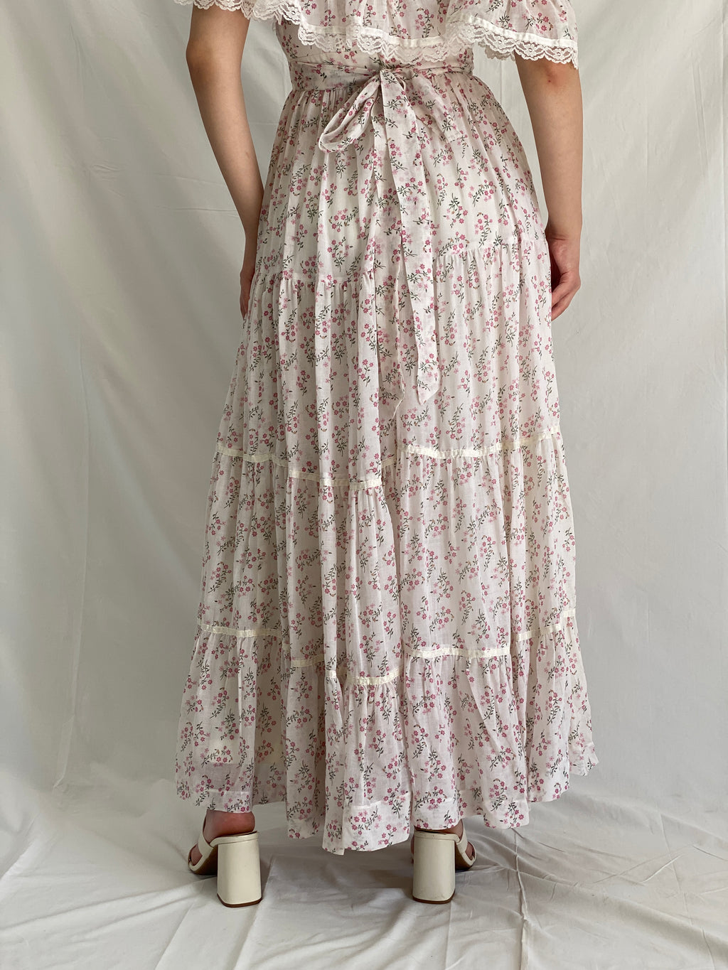 Vintage Gunne Sax by Jessica San Francisco Floral Cottagecore Maxi Dress Off Shoulder Ruffle Lace Prairie Gown - M
