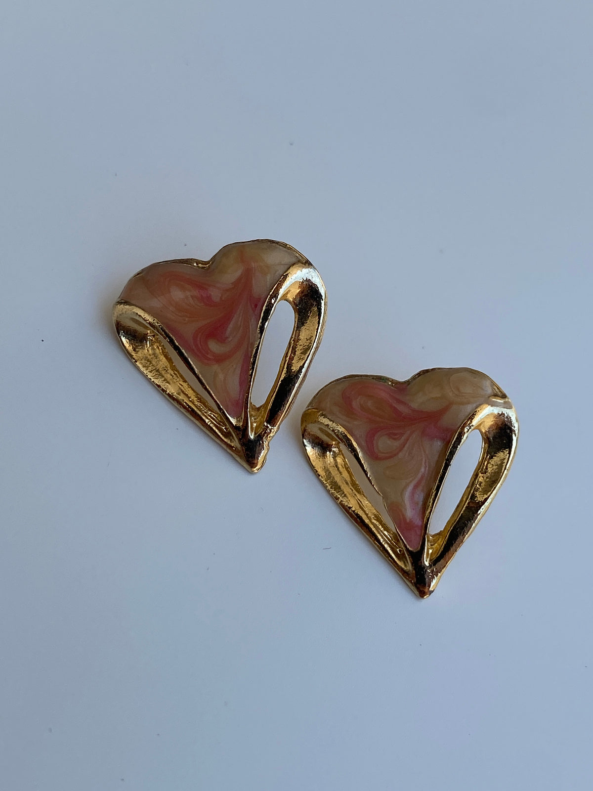 Vintage 1980s Marbled Enamel Heart Stud Earrings Vintage 1980s Marbled Enamel Heart Stud Earrings