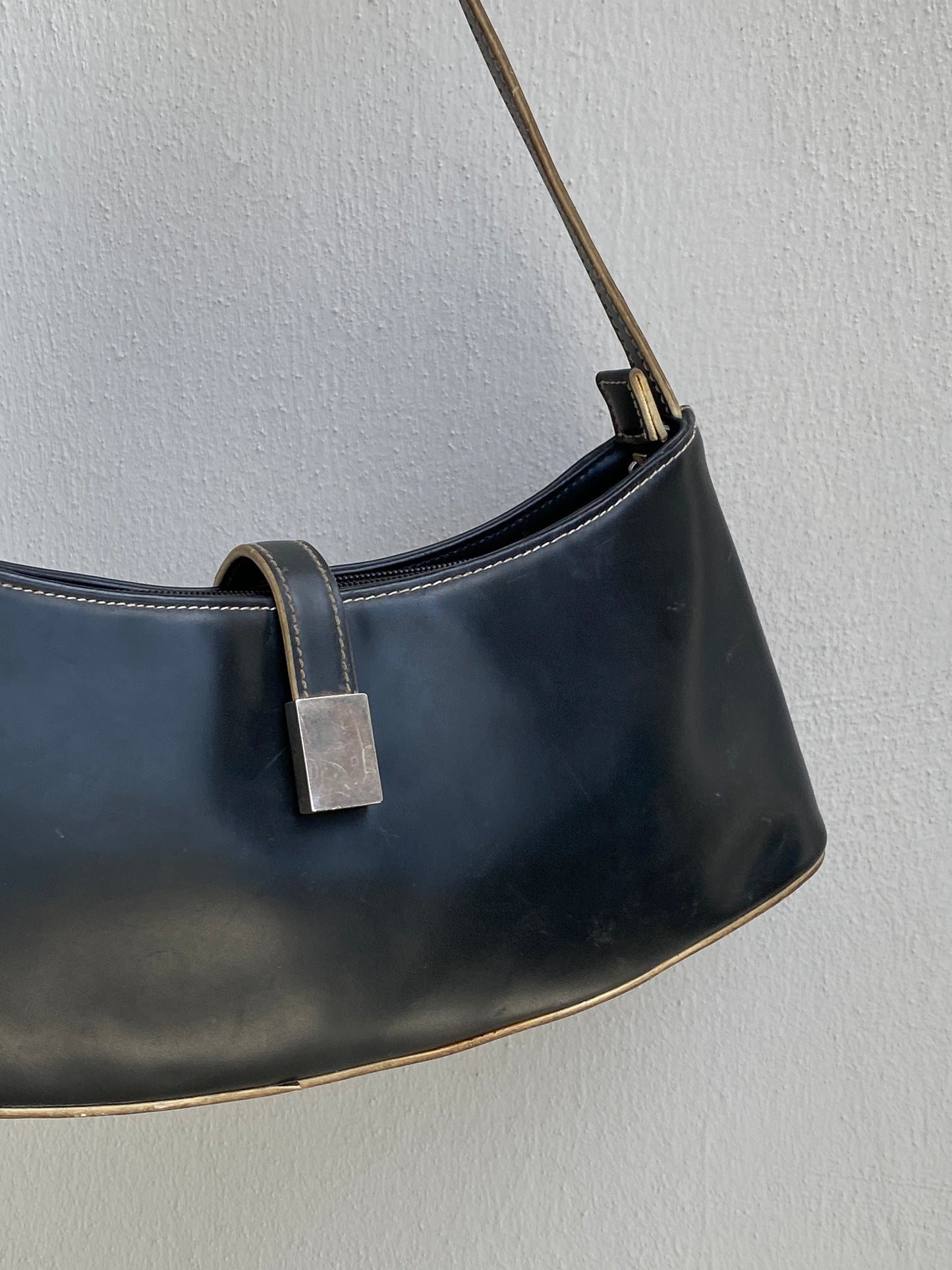 Vintage Y2K Black Leather Baguette Bag Minimalist Shoulder Bag Silver Chain Detail
