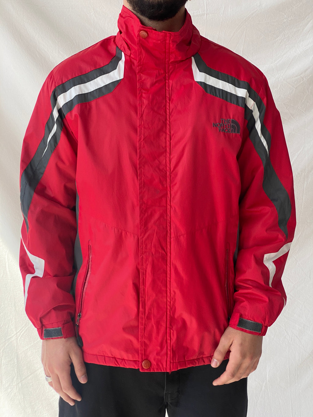 جاكيت رجالي من سلسلة Summit Series باللونين الأحمر والرمادي من The North Face 00s - مقاس XL