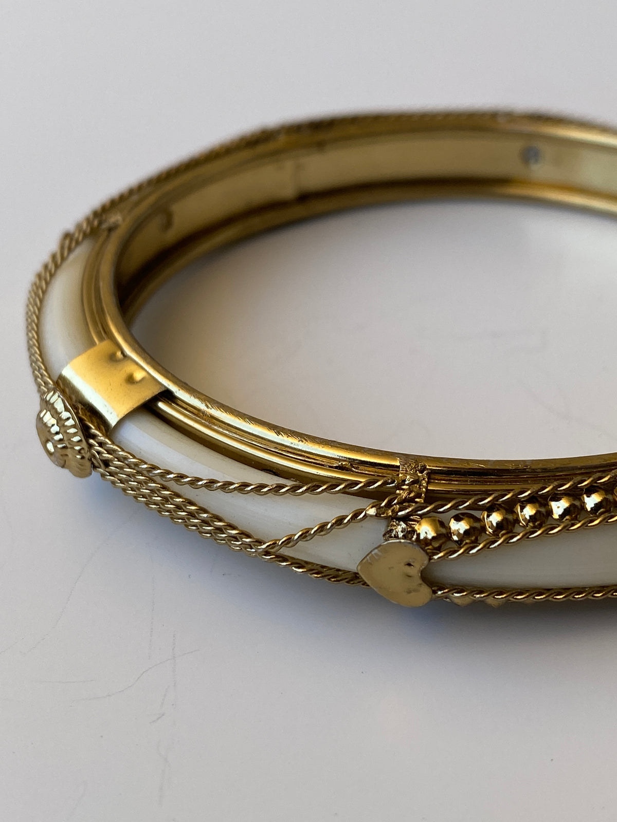 Vintage White Enamel & Gold Tone Hinged Bangle Bracelet Minimalist Luxe Statement Jewelry Vintage White Enamel & Gold Tone Hinged Bangle Bracelet Minimalist Luxe Statement Jewelry