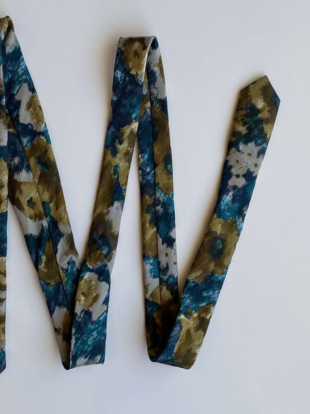 Vintage 1990s Peter von Holland Teal Olive 100% Silk Abstract Floral Necktie Vintage 1990s Peter von Holland Teal Olive 100% Silk Abstract Floral Necktie