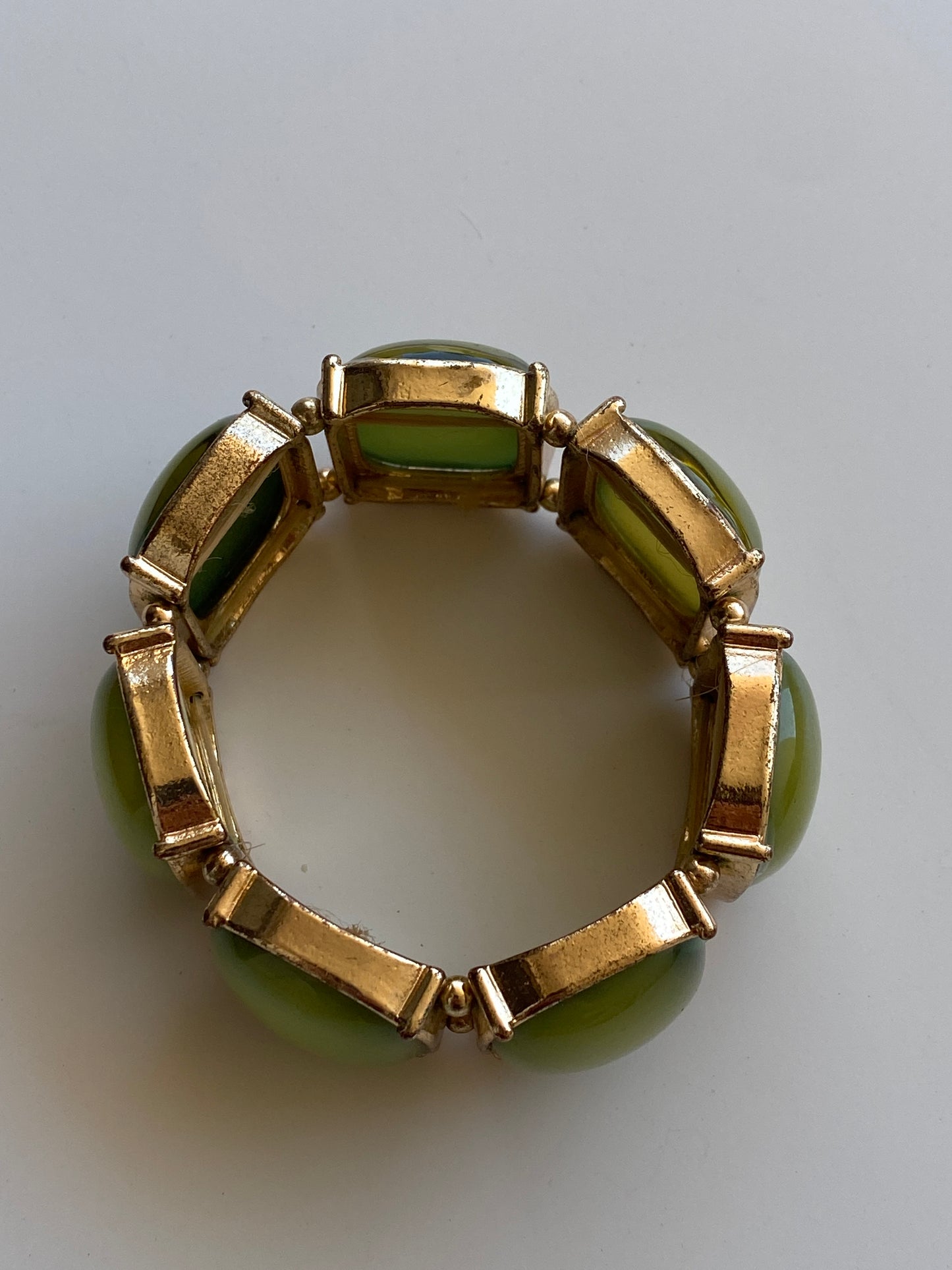 Vintage Y2K Olive Green Lucite Cabochon Gold-Tone Stretch Statement Bracelet