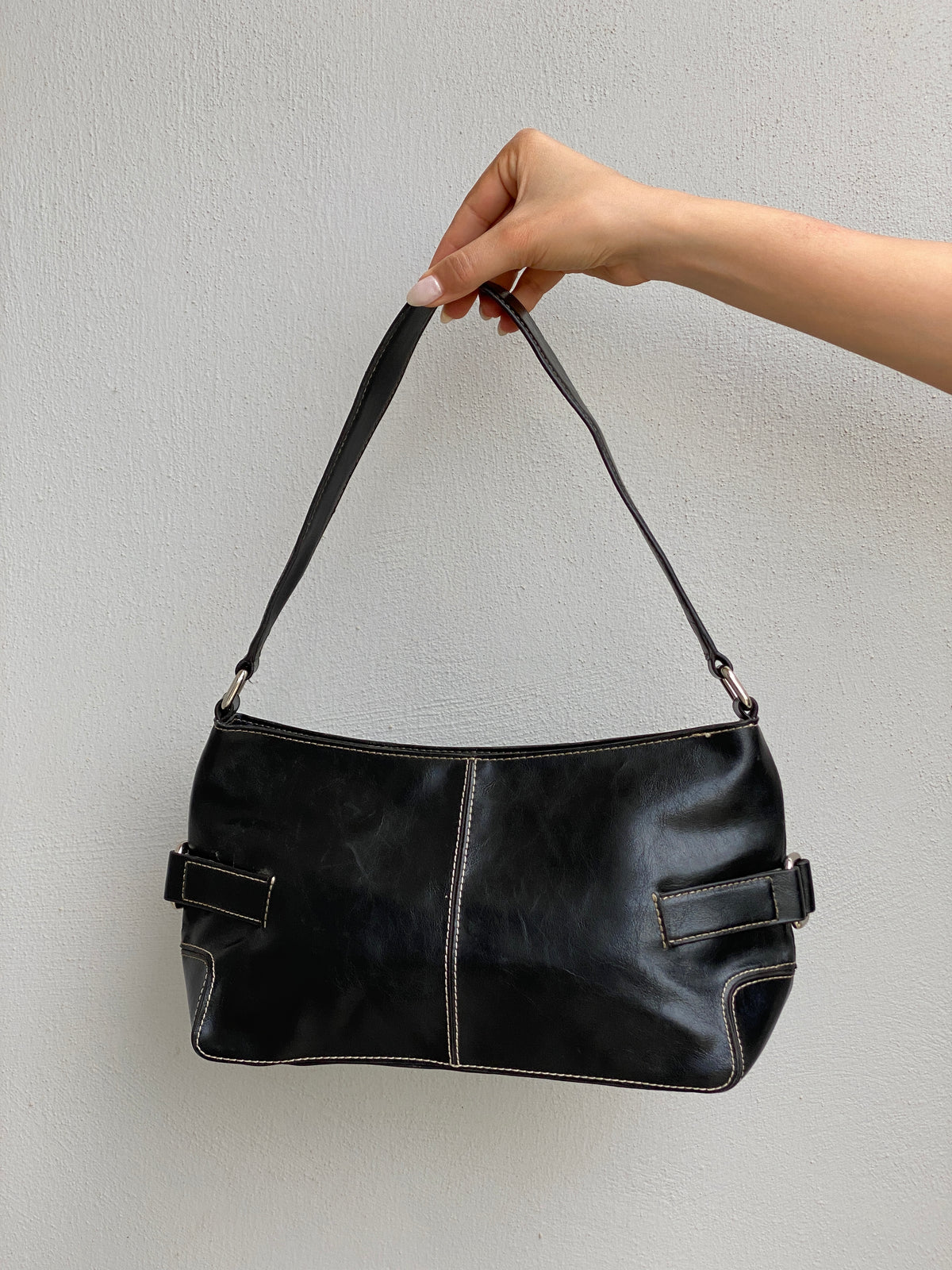 Vintage 90s Nine West Black Leather Minimalist Shoulder Bag Vintage 90s Nine West Black Leather Minimalist Shoulder Bag