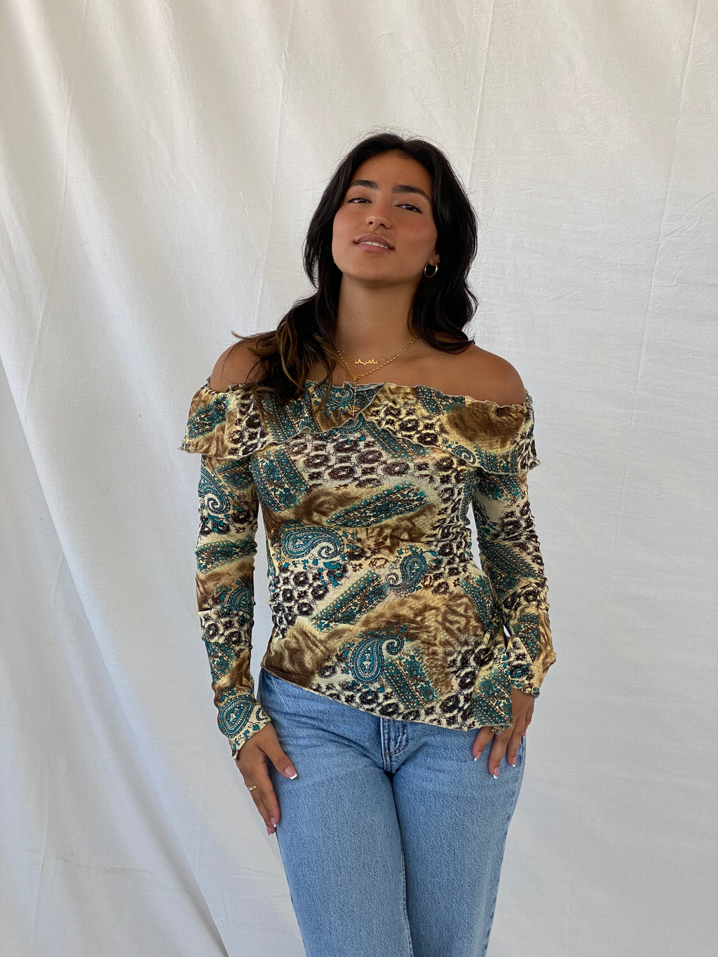 Vintage Gruppo Moda Beige and Blue Floral Off-Shoulder Top - S