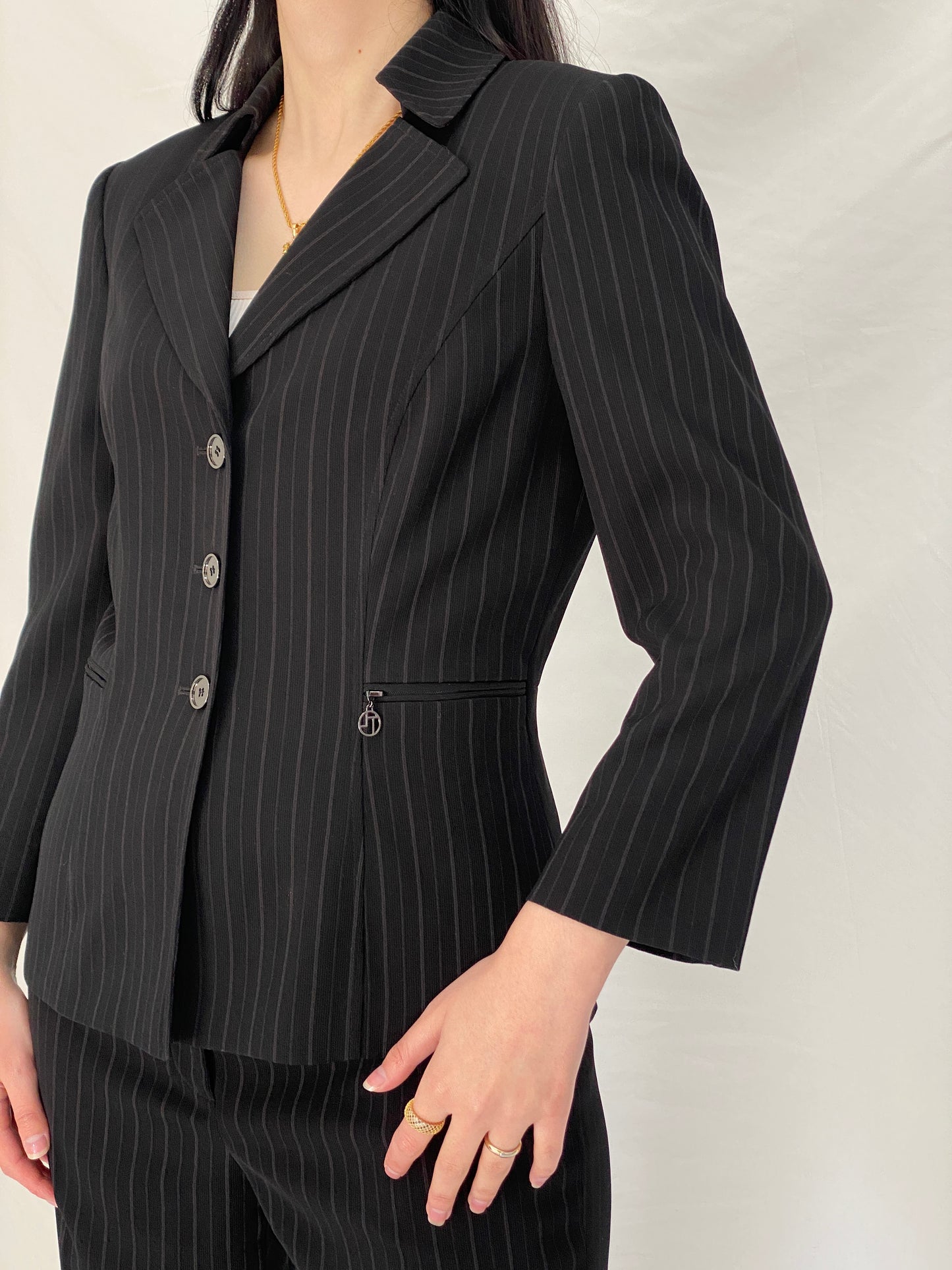 Vintage Tahari Arthur S. Levine Black Pinstripe Office Core Power Suit Tailored Blazer & Pants - M
