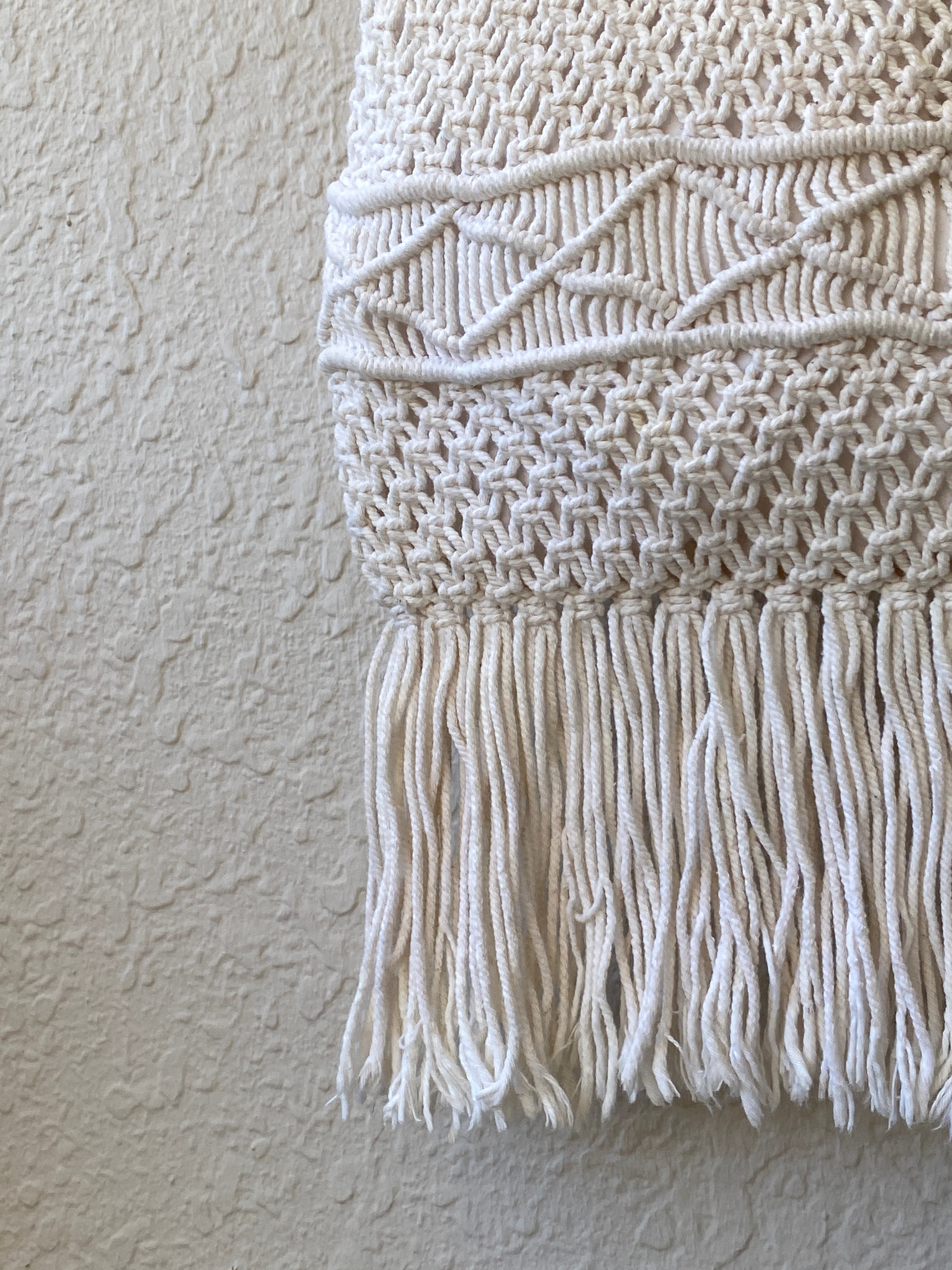 Gorgeous White Crochet Macrame Wooden Handle Beach Handbag