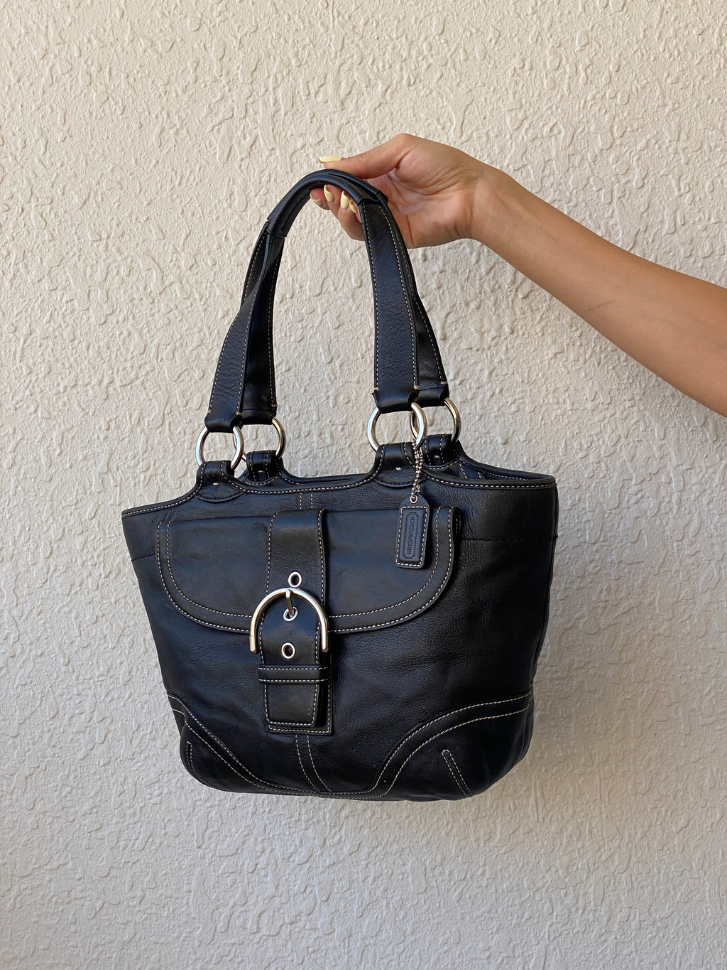 Vintage Coach NC043-9637 Black Leather Buckle Shoulder Bag Silver Hardware Handbag