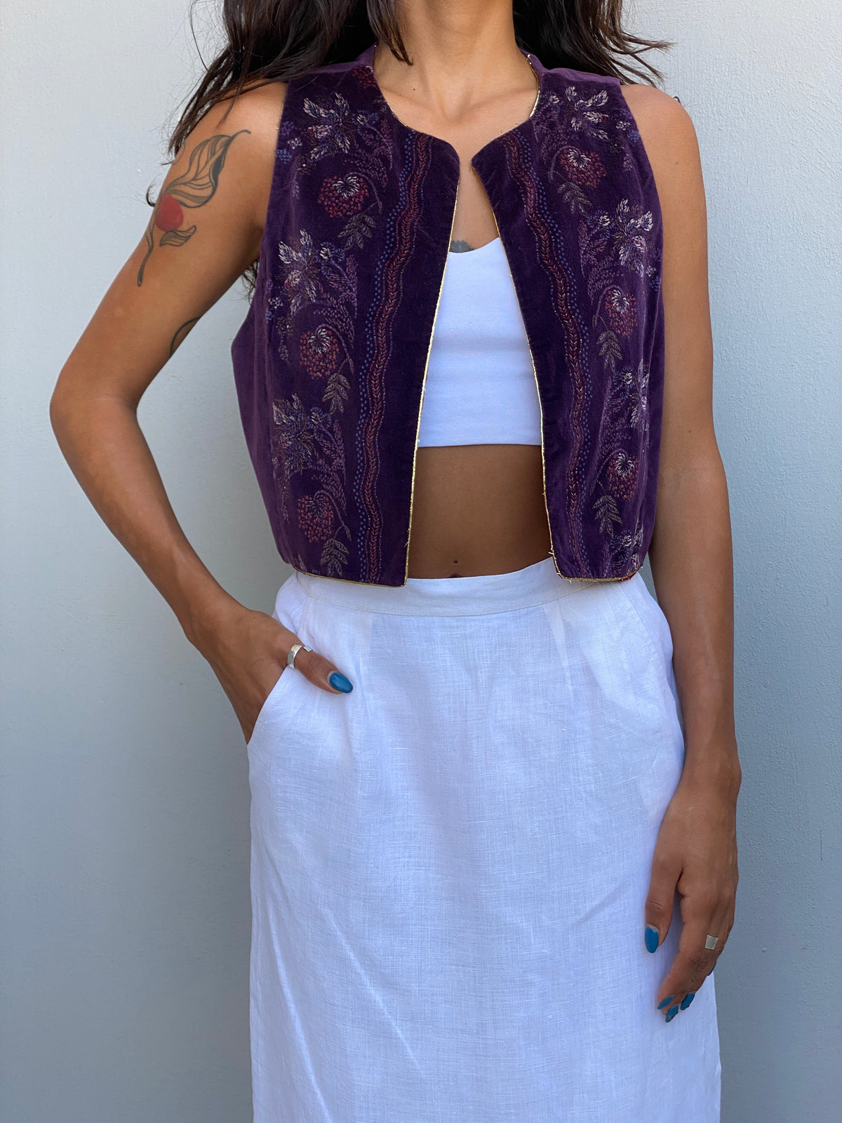 Vintage 90s MJ Purple Velvet Floral Painted Open Front Vest – S Vintage 90s MJ Purple Velvet Floral Painted Open Front Vest – S