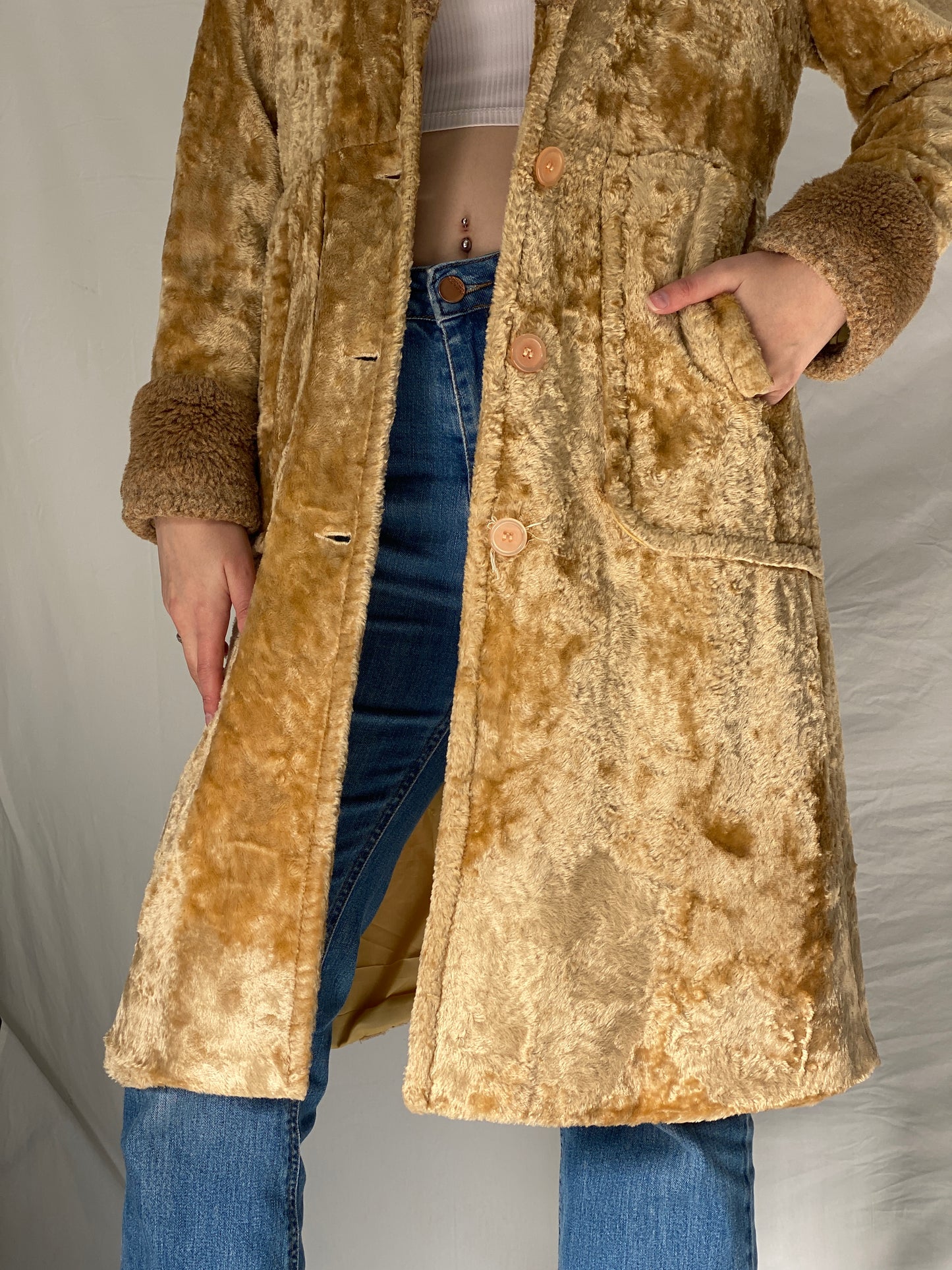 Vintage Palon Camel Plush Faux Fur Coat 70s Style Textured Winter Coat with Fur Collar - M