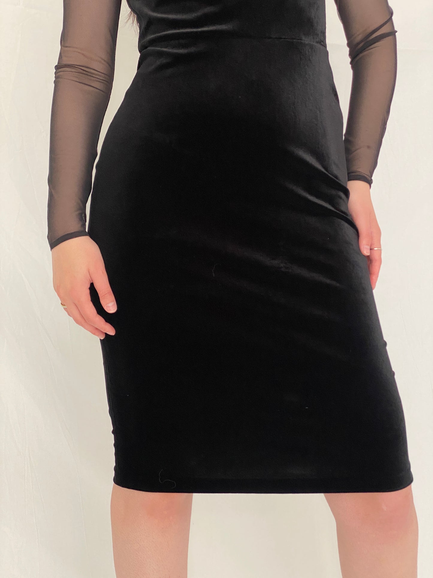 Elegant DKNY Black Velvet Mesh Sleeve Minimal Sheer Detail Midi Dress – S