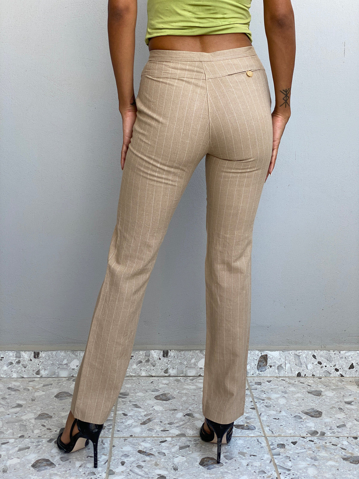 Vintage Y2K La City Paris Beige Pinstripe Low-Rise Straight Leg Trousers - XS Vintage Y2K La City Paris Beige Pinstripe Low-Rise Straight Leg Trousers - XS