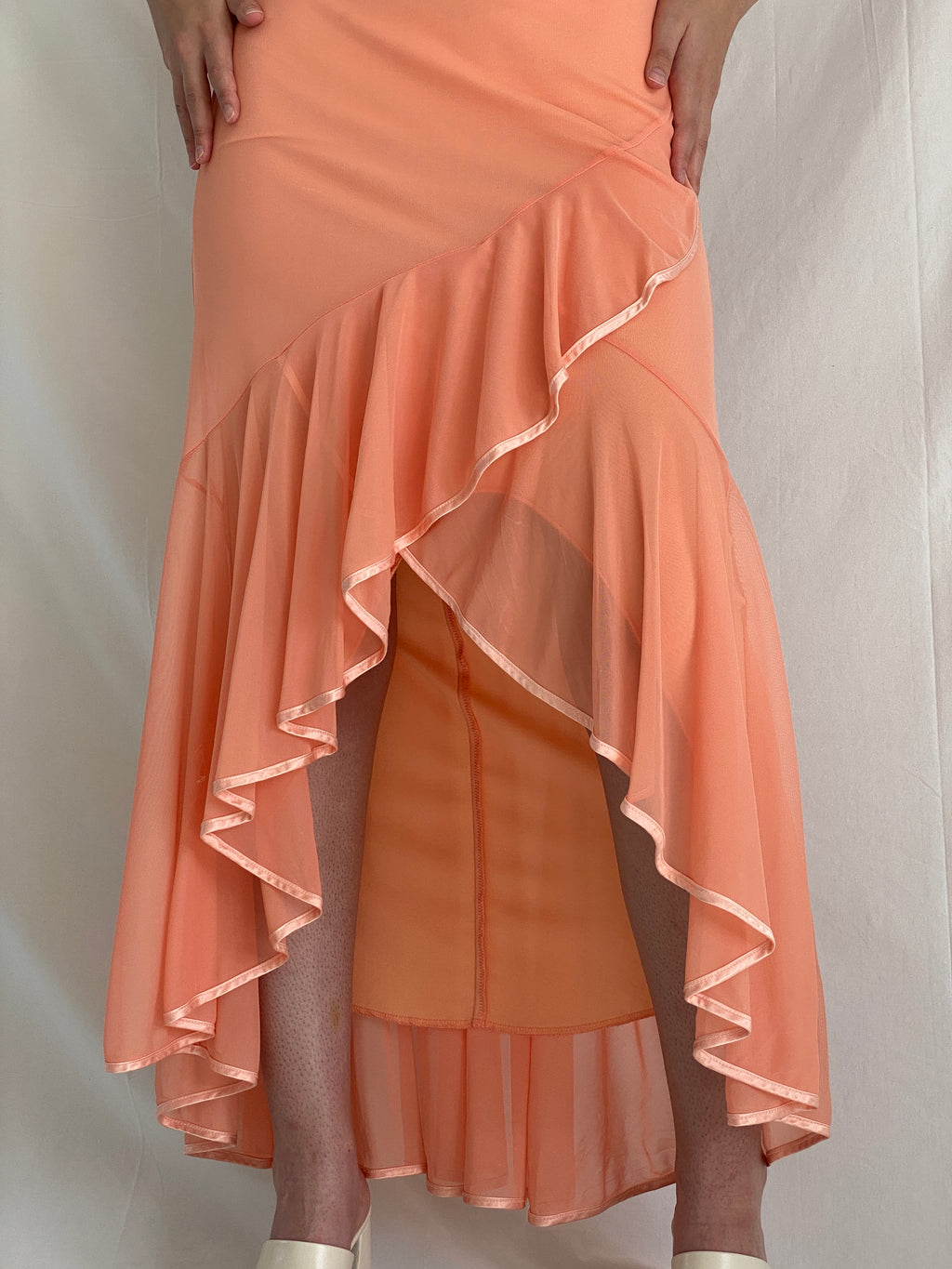 Vintage Y2K City Triangles Peach Strapless Ruched Ruffle Hem Evening Dress - M