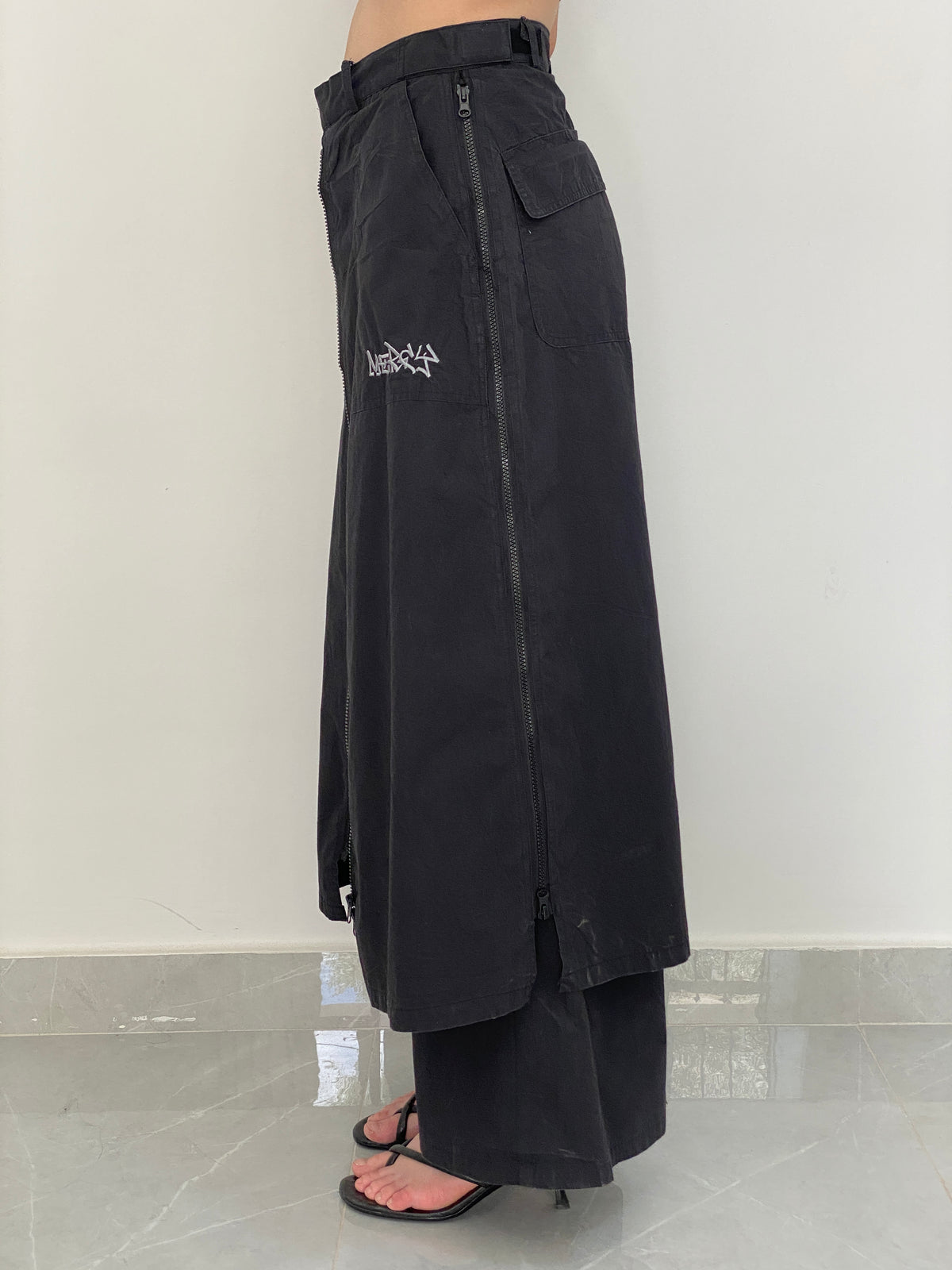 Vintage Y2K Mercy Black Wide-Leg Cargo Pants Zip-Up Skirt Overlay – M