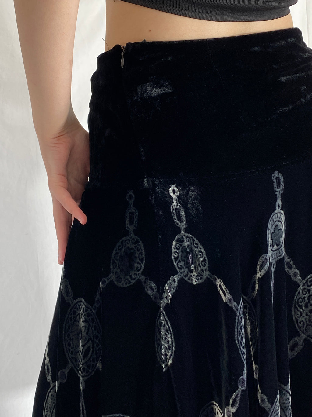 Vintage 90s Passport Black Velvet Embossed Medallion Boho Gothic Y2K A-Line Skirt - M