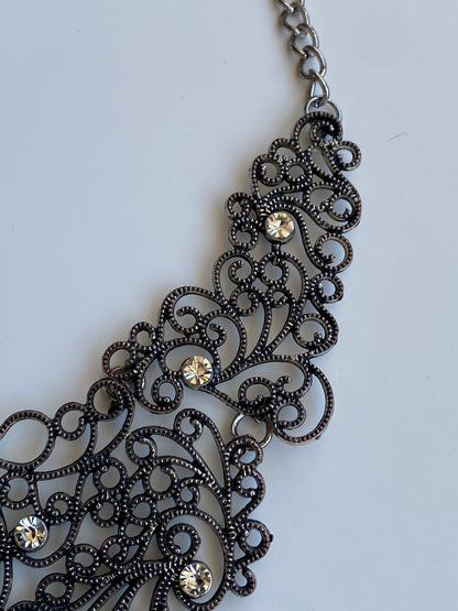Vintage Y2K Gothic Silver-Tone Filigree Rhinestone Bib Necklace