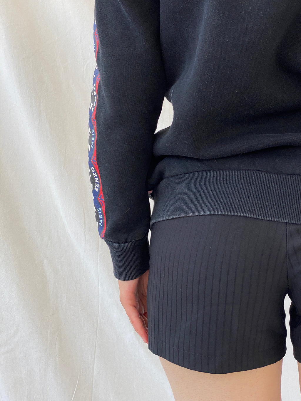 سويت شيرت قطني بطبعة عين من كينزو باريس باللون الأسود - مقاس كبير