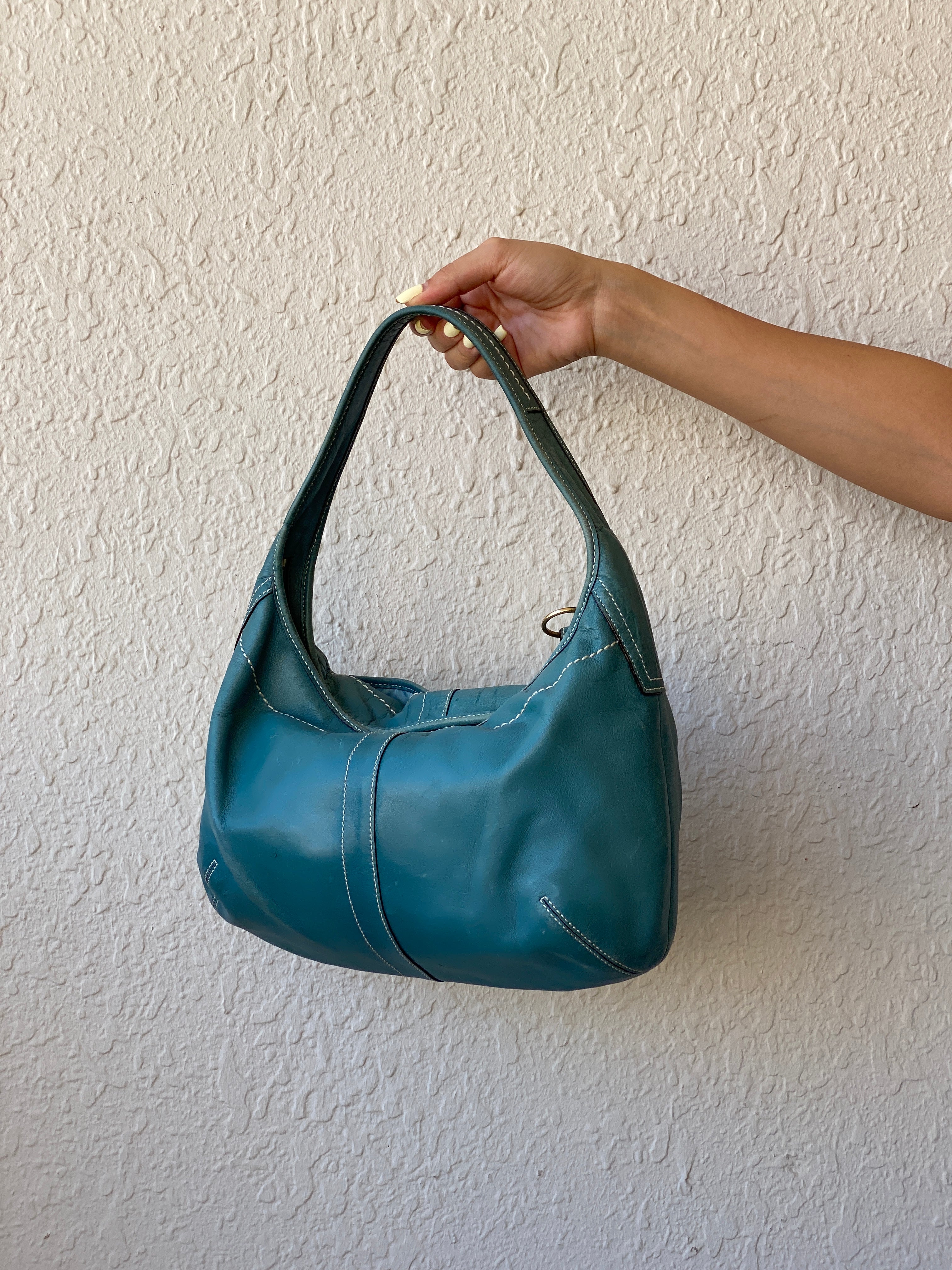 Coach B0769-10740 Teal Leather Shoulder Bag – Vintage Glovetanned Leather