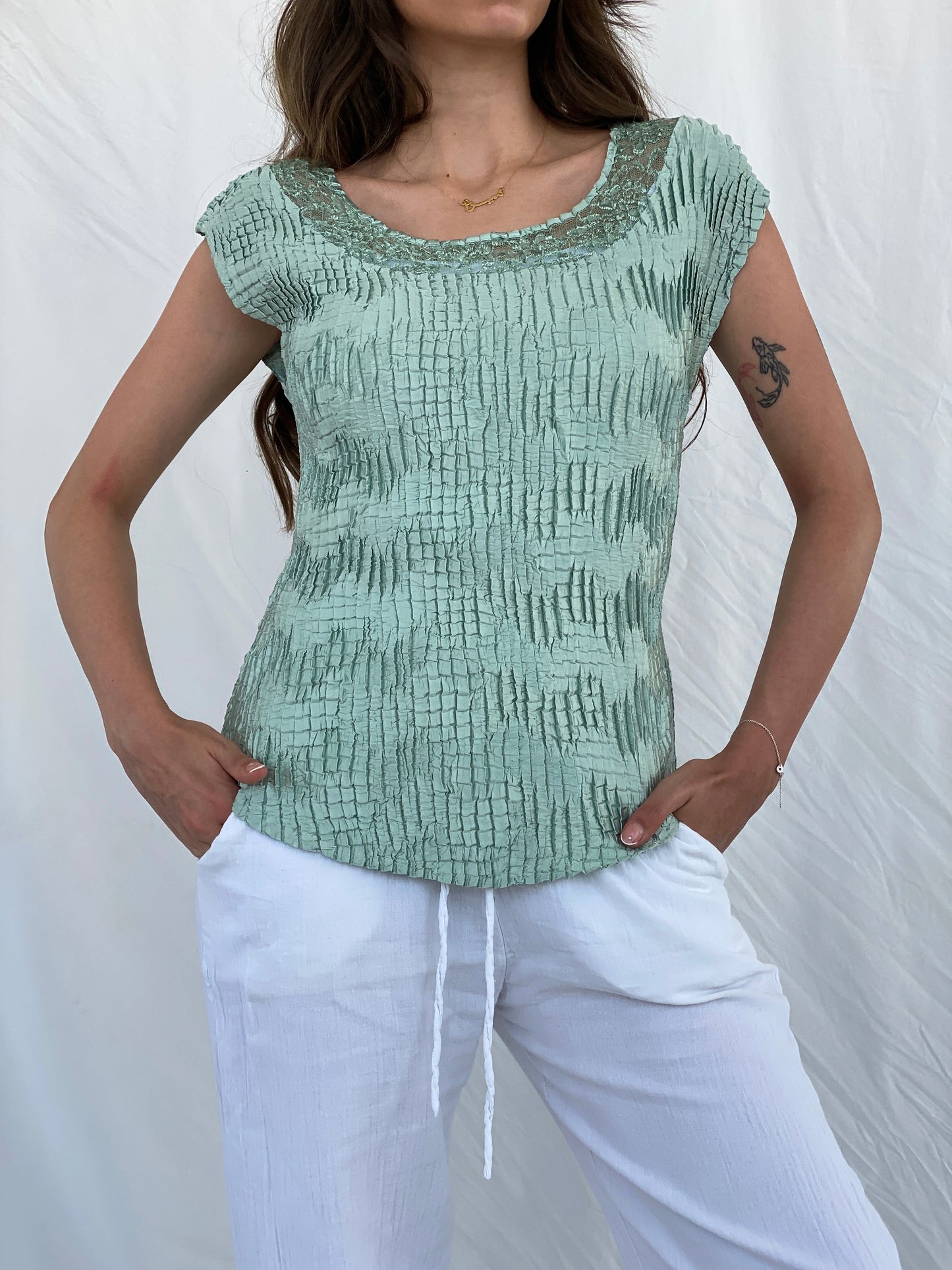 00s NICOLA Mint Green Scrunchie Textured Top with Lace Collar - M