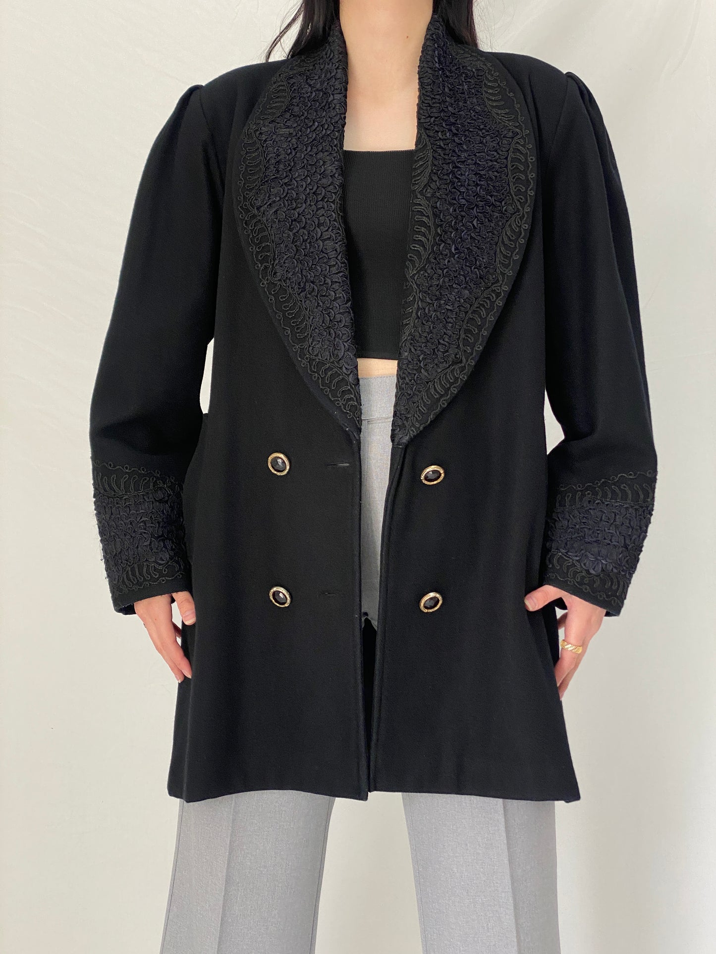 Vintage Black Embroidered Elegant Tailored Long Blazer Coat with Textured Lapel – L