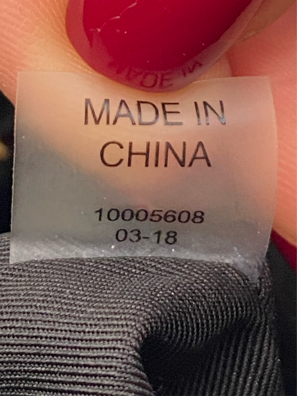 حقيبة كتف صغيرة من الجلد الأسود من توري بيرش فليمنج مع سلسلة