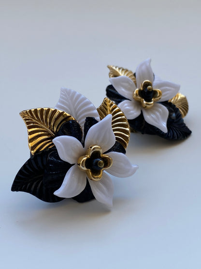 Vintage Black & White Floral Clip-On Earrings with Gold Tone Leaves – Statement Retro Jewelry