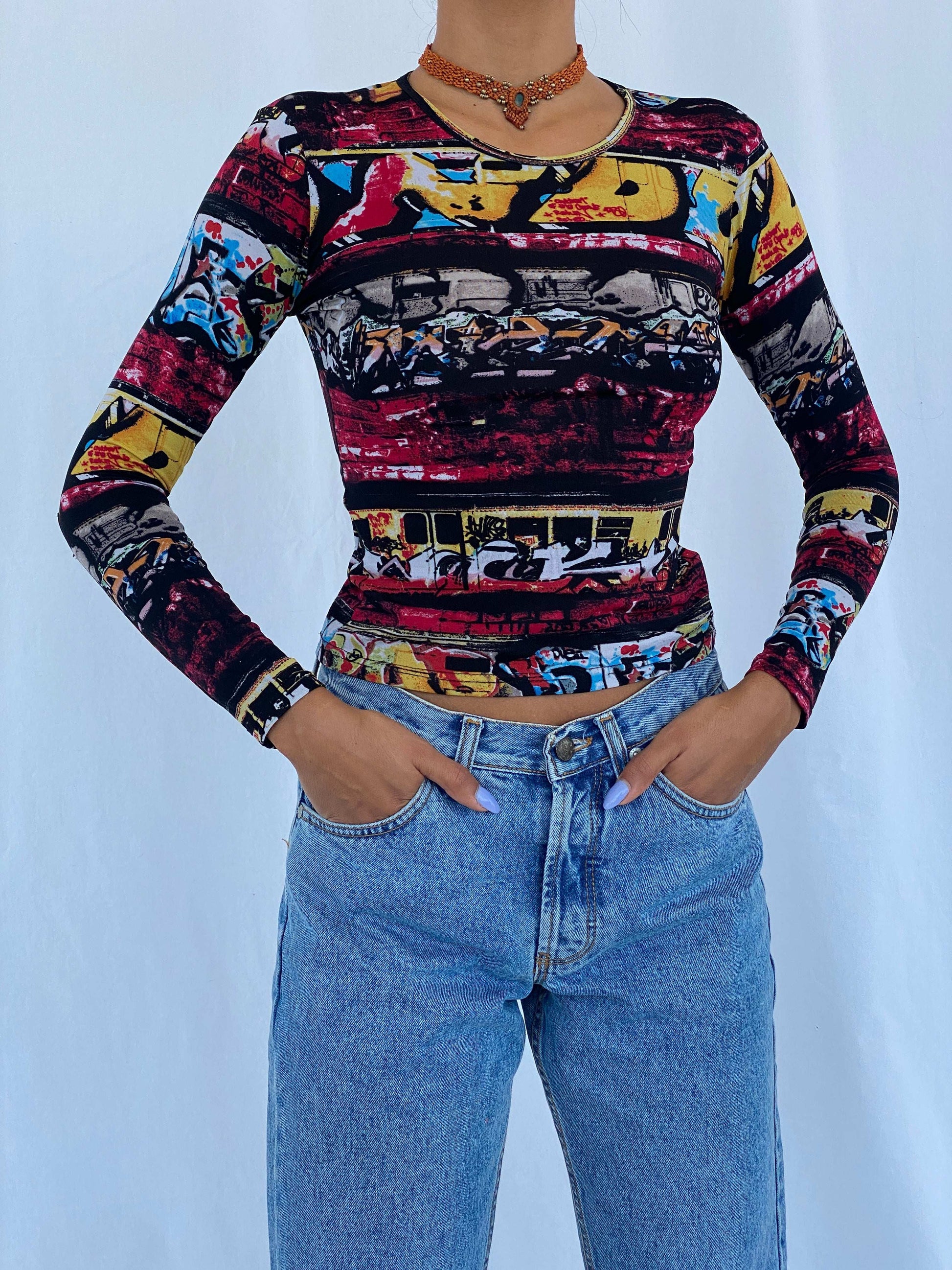 منزل ساعة Y2K من تصميم C&A Graphic Top منزل ساعة Y2K من تصميم C&A Graphic Top