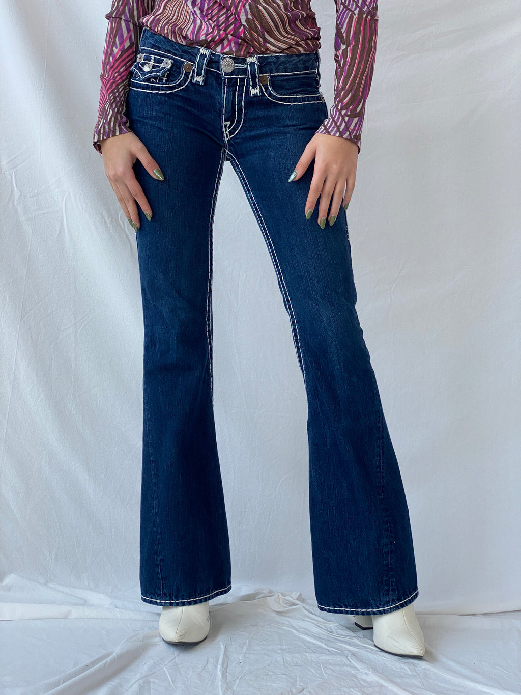 بنطلون جينز داكن Y2K Big Stitch True Religion منخفض الخصر وواسع الساق - 36EUR