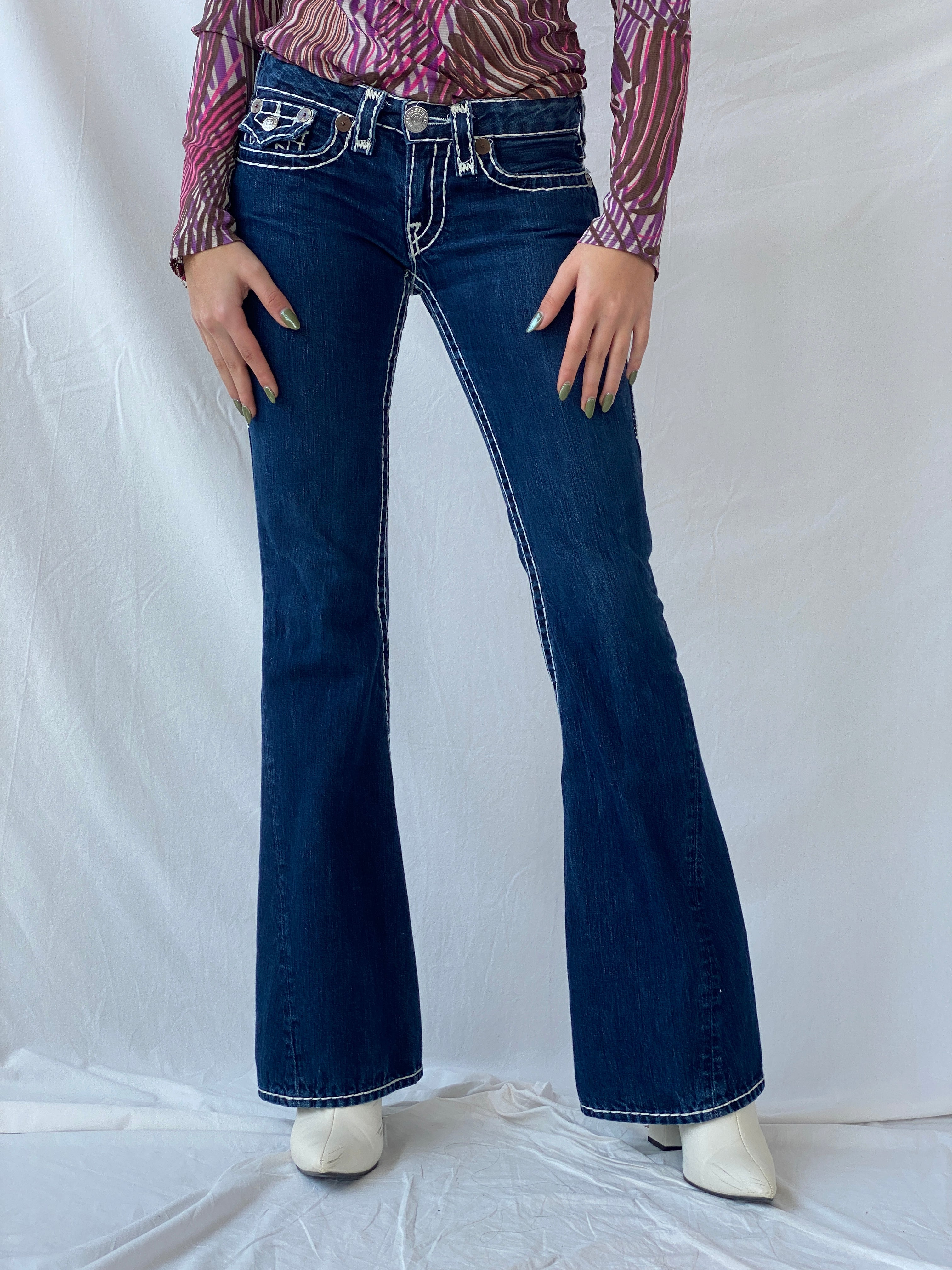 بنطلون جينز داكن Y2K Big Stitch True Religion منخفض الخصر وواسع الساق - 36EUR