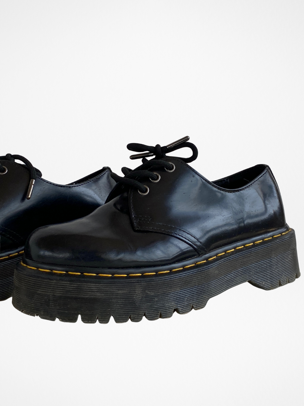 حذاء ديربي من دكتور مارتنز دوكس، جلد أسود، ذو نعل سميك، برباط، مقاس أوروبي ٤١