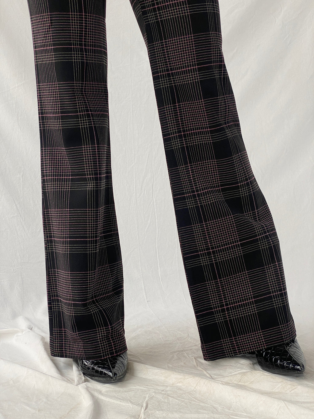 Legio Mayinda Women’s Black and Pink Plaid Flare Leg Work Pants - XS