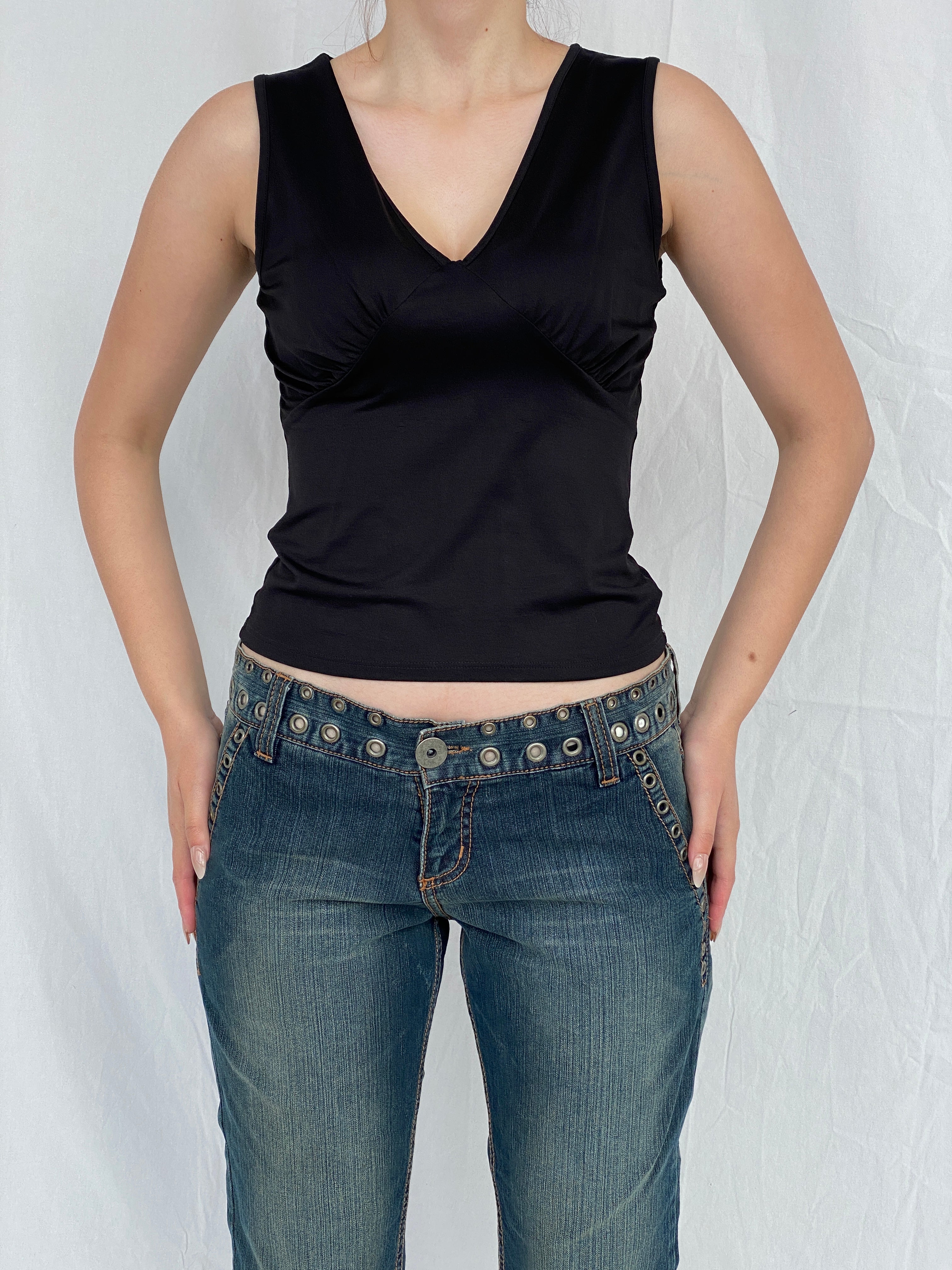 Vintage Women’s Black Sleeveless V-Neck Basic Top - M