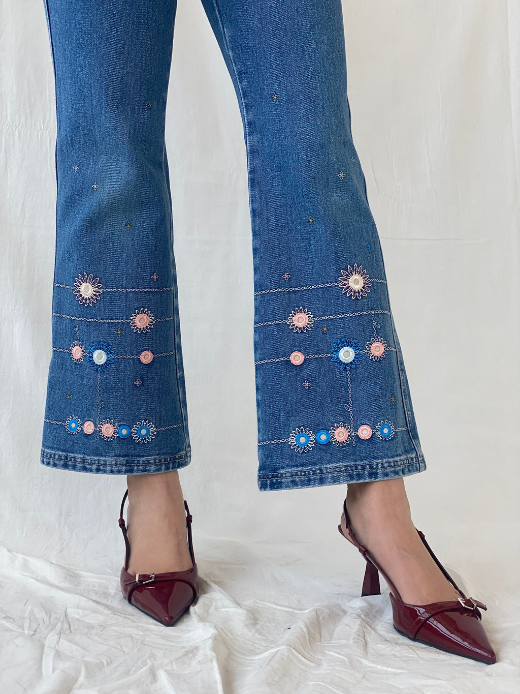 Vintage Y2K Arizona Embroidered Flower Design Women’s Jeans - 34EUR