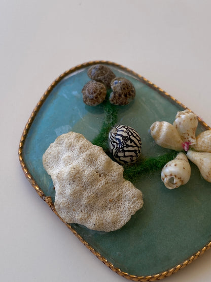 Vintage Coastal Shell Art Brooch Handmade Ocean-Inspired Resin Statement Pin