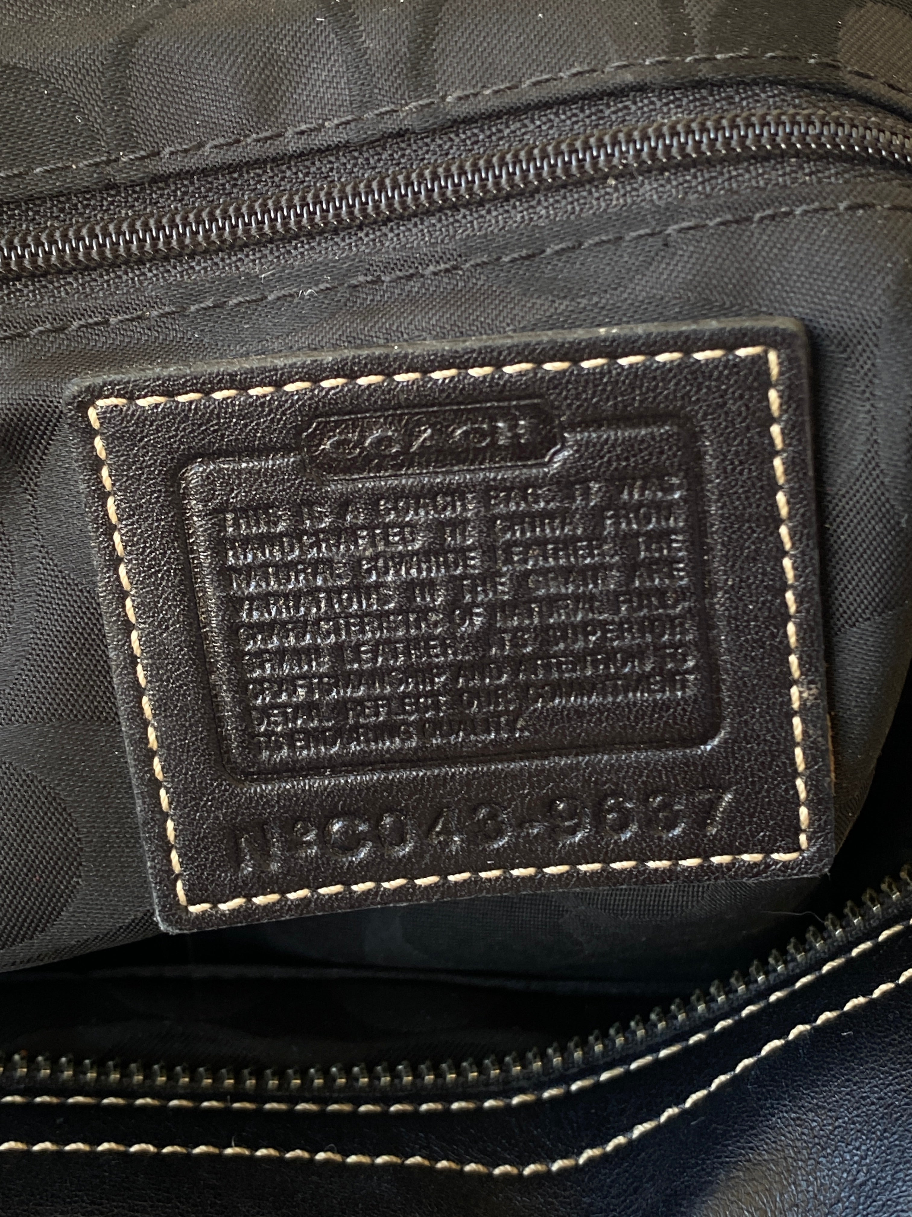 Vintage Coach NC043-9637 Black Leather Buckle Shoulder Bag Silver Hardware Handbag