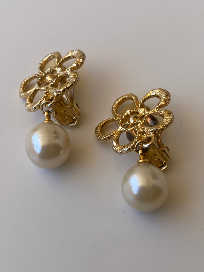 Vintage Gold Tone Floral Faux Pearl Drop Clip-On Earrings Romantic Statement Jewelry