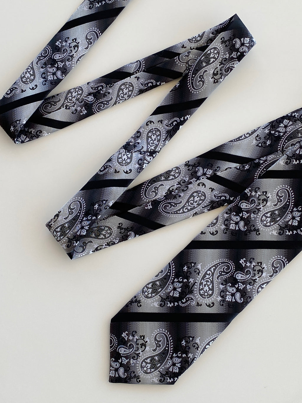 Handmade Pegasus Black & White Paisley Print Men’s Neck Tie