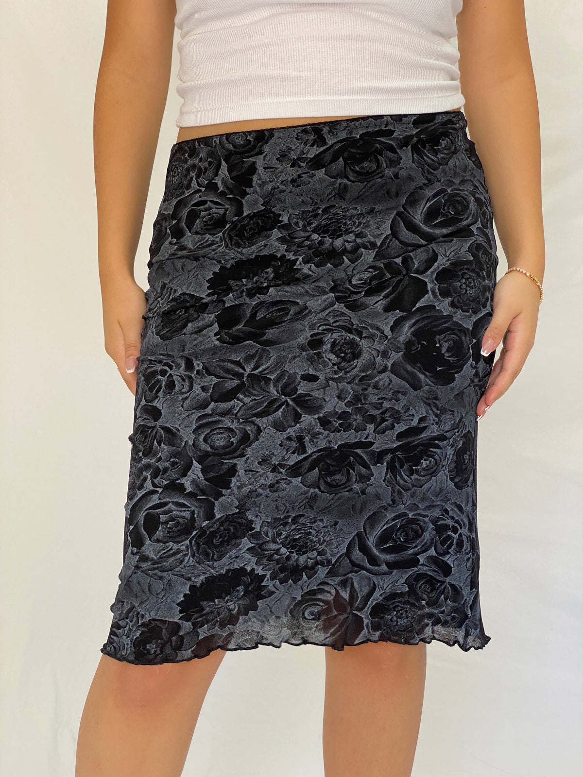 Vintage Y2K Jennyfer Black & Grey Floral Mesh Midi Skirt - L Vintage Y2K Jennyfer Black & Grey Floral Mesh Midi Skirt - L