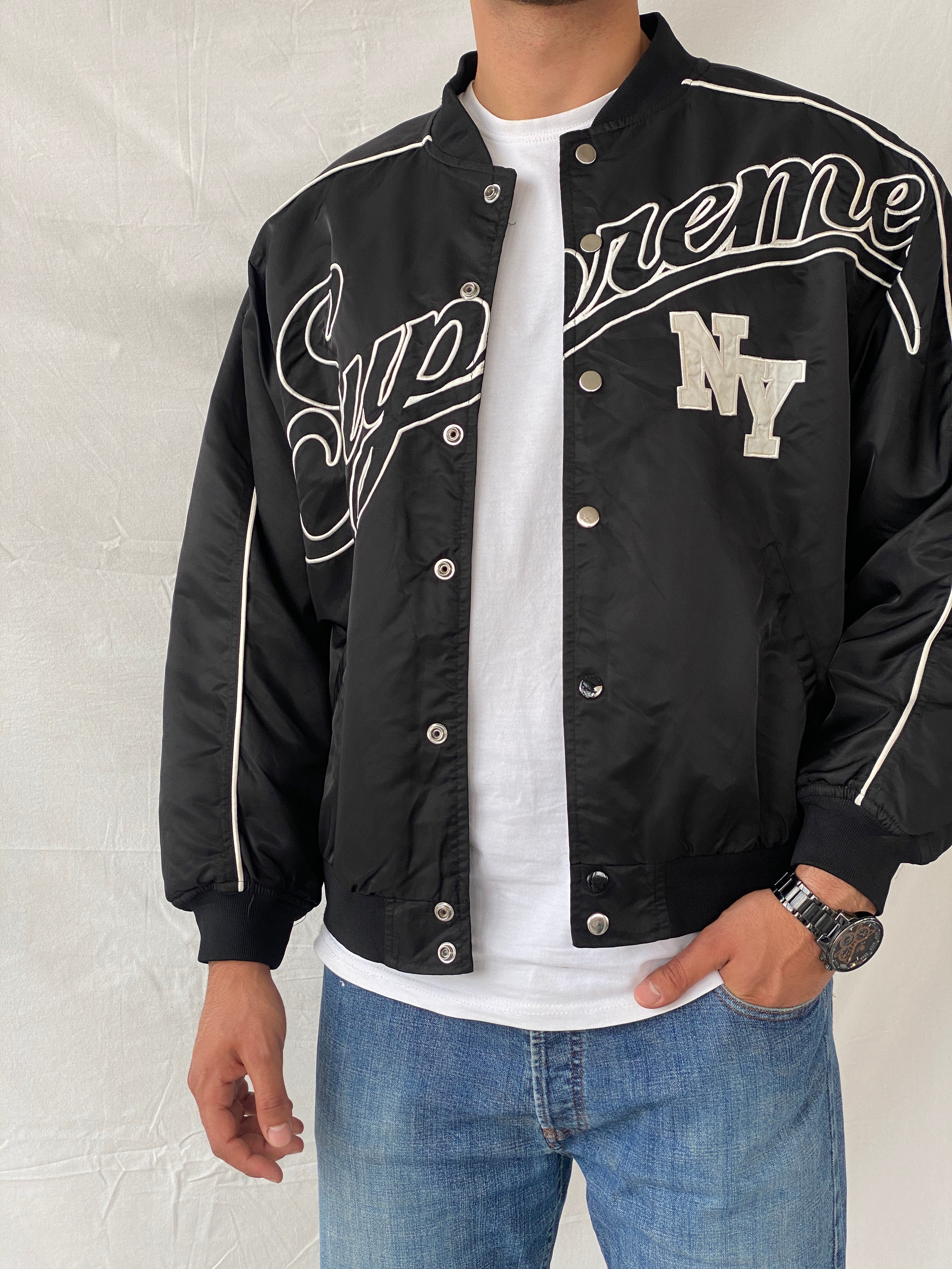 جاكيت NY Windbreaker أسود من Supreme - مقاس XL