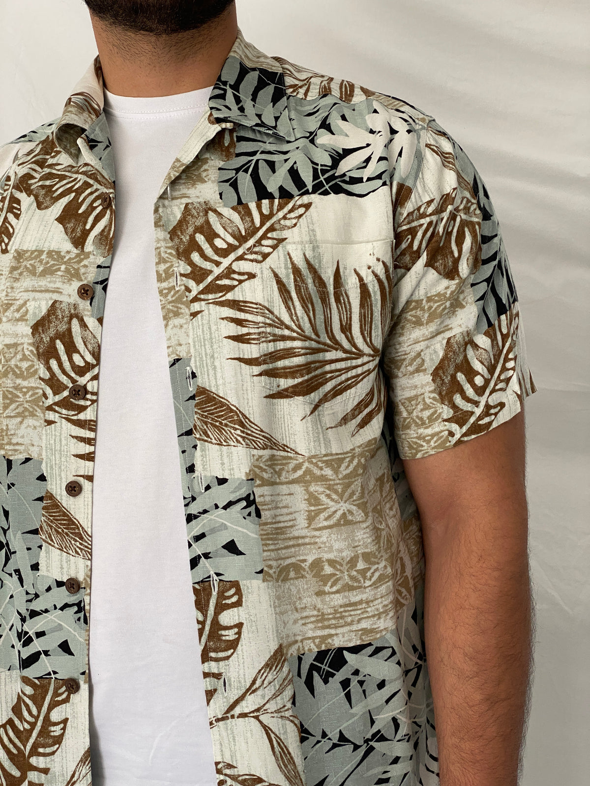 Vintage Y2K Quiksilver Edition Beige Tropical Print Short Sleeve Shirt - M Vintage Y2K Quiksilver Edition Beige Tropical Print Short Sleeve Shirt - M