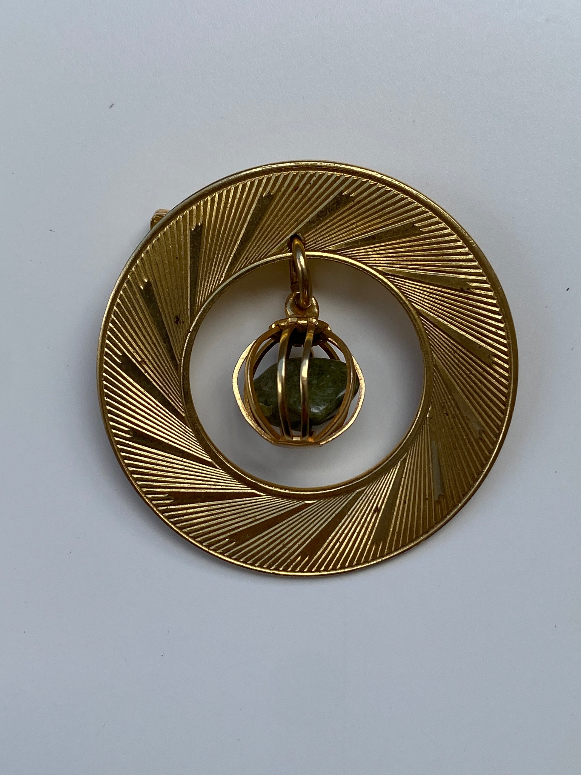 Vintage Gold Tone Geometric Brooch with Wire Wrapped Green Stone – Modernist Statement Pin Vintage Gold Tone Geometric Brooch with Wire Wrapped Green Stone – Modernist Statement Pin